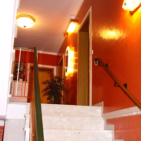 Hotel-garni Goldener Schwan ホテル 3*