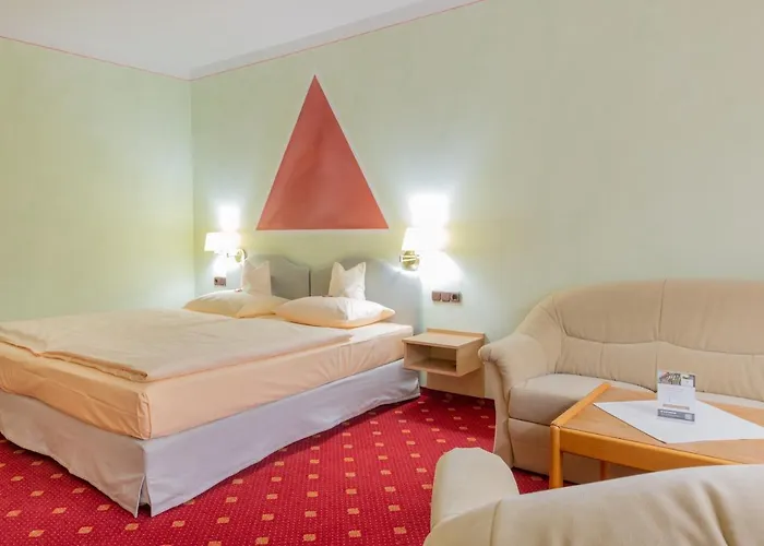 Hotel-garni Goldener Schwan מלון באד וינדסהיים