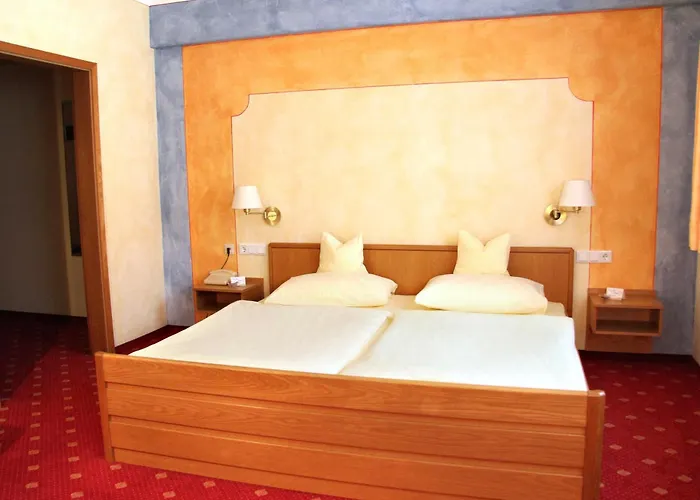 מלון Hotel-garni Goldener Schwan באד וינדסהיים