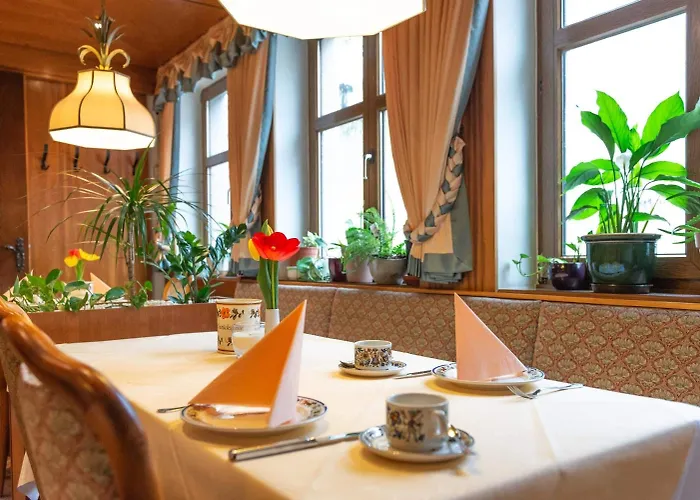 Hotel-garni Goldener Schwan מלון באד וינדסהיים